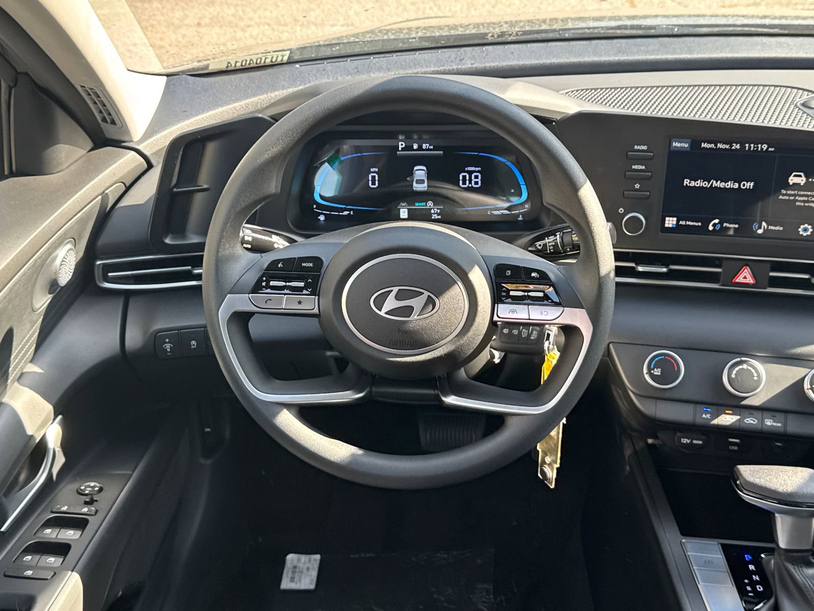 New 2026 Hyundai Elantra SE FWD image 24