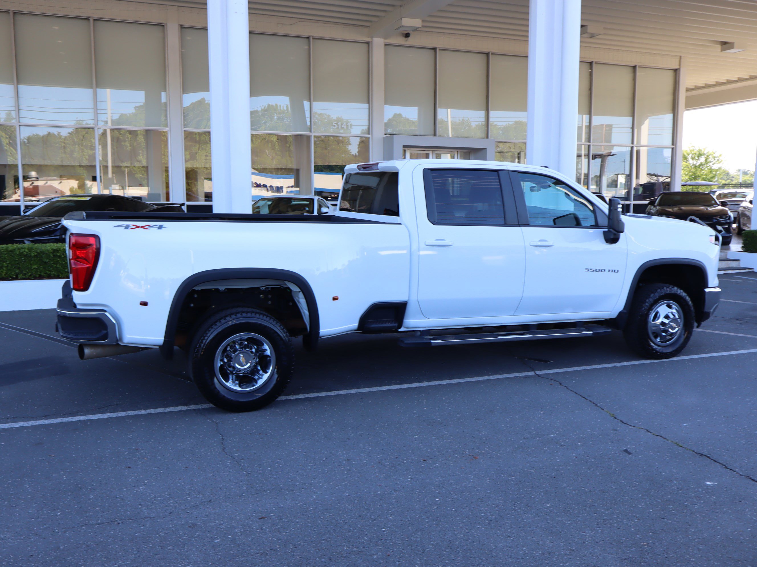 Used 2024 Chevrolet Silverado 3500 LT AWD/4WD image 12