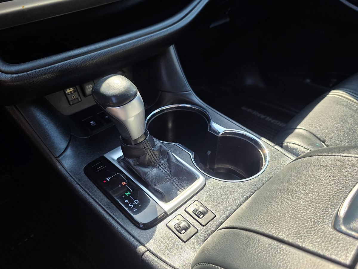 Used 2018 Toyota Highlander SE FWD image 39