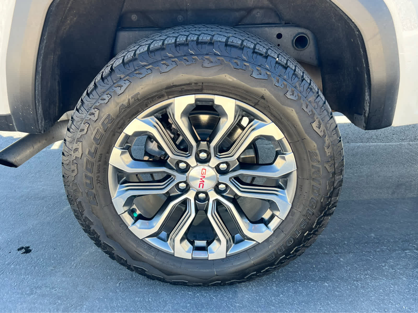 Used 2023 GMC Canyon Denali image 15