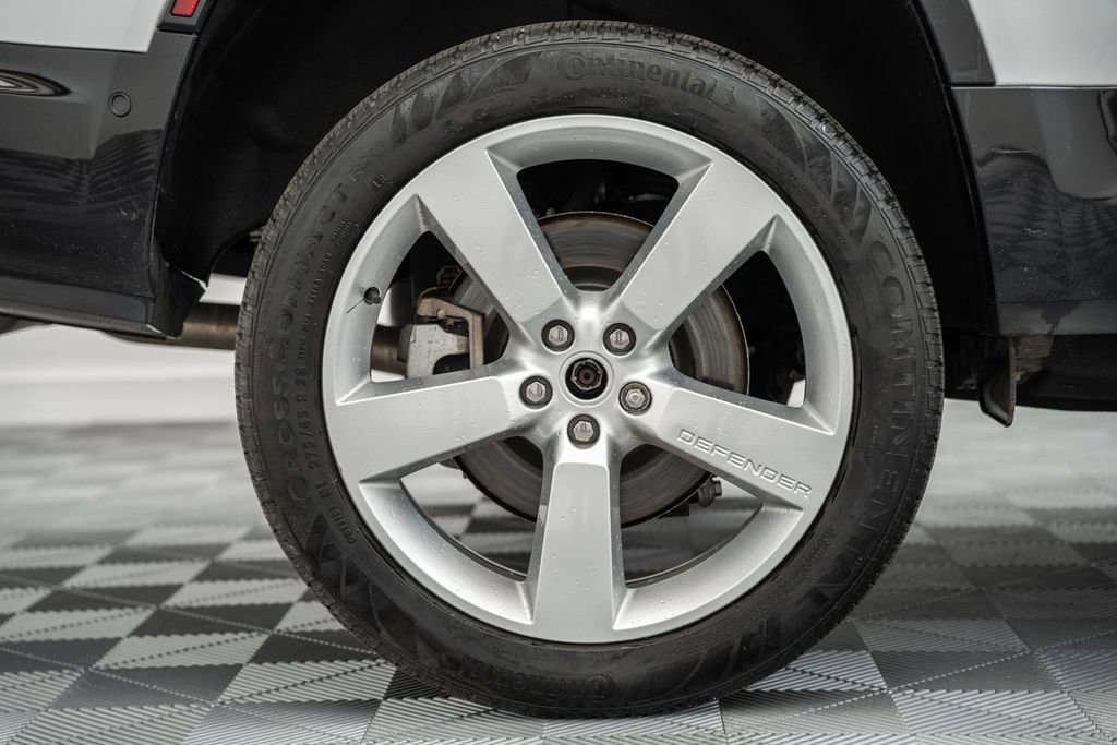 Used 2023 Land Rover Defender 130 X-Dynamic SE image 20