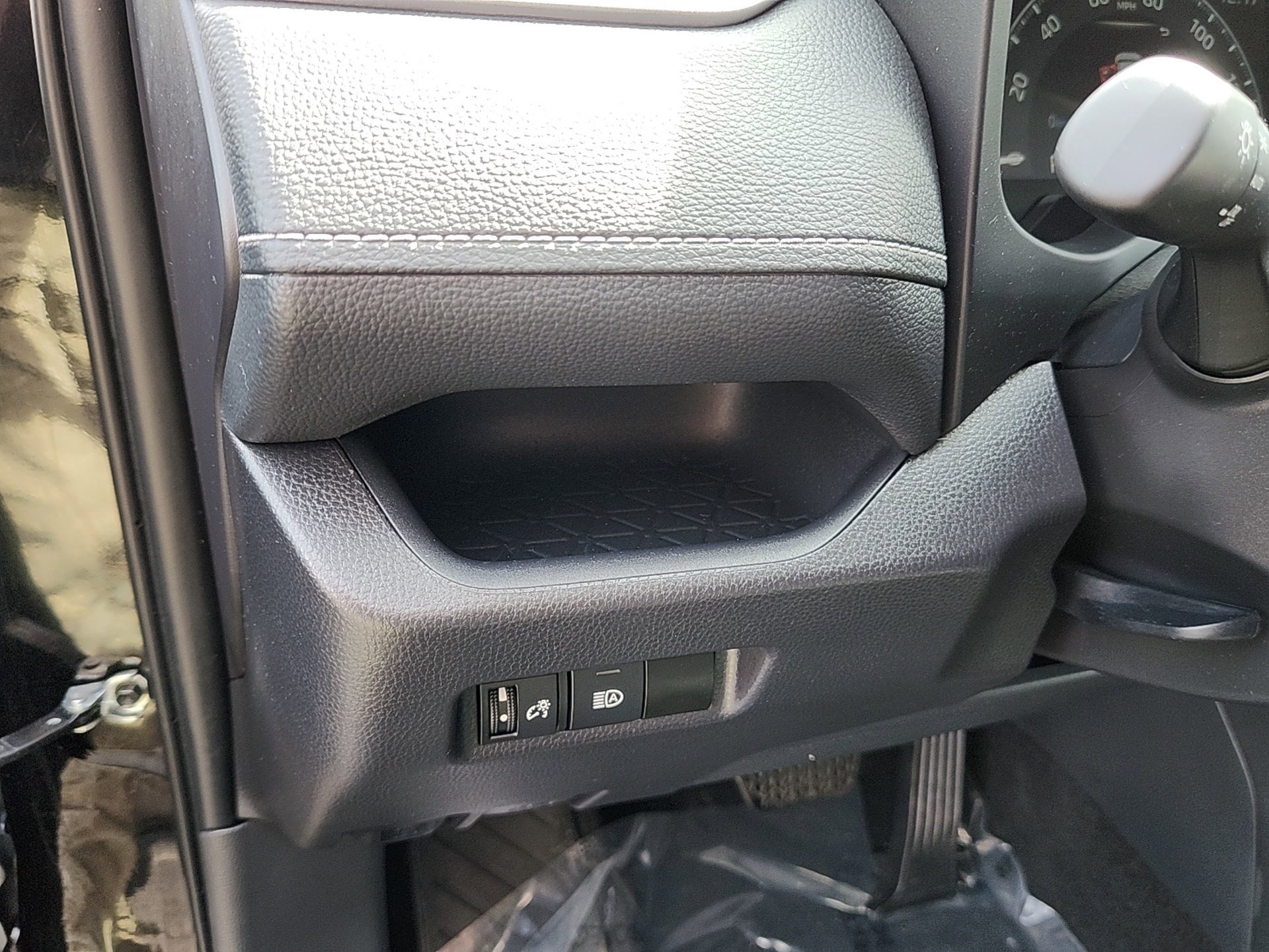 Certified 2025 Toyota RAV4 XLE AWD/4WD image 12