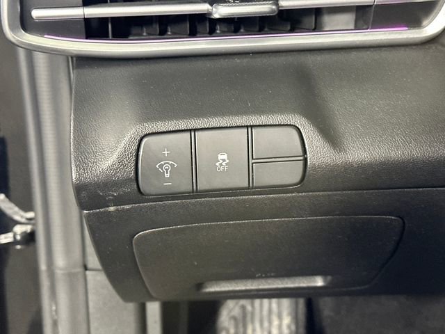 Used 2024 Hyundai Elantra Limited image 19