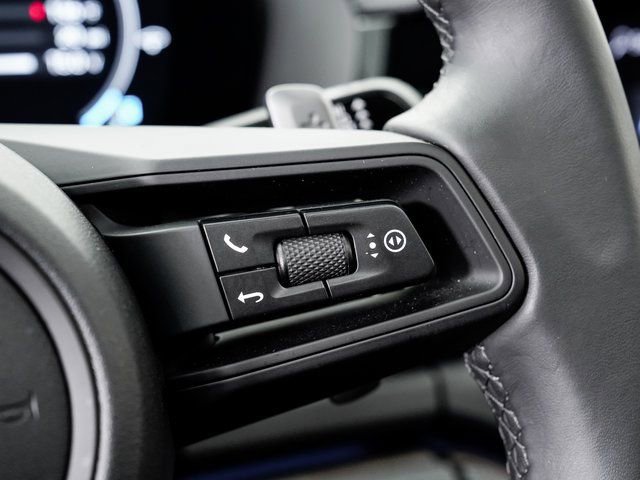Certified 2025 Porsche Panamera 4 image 16