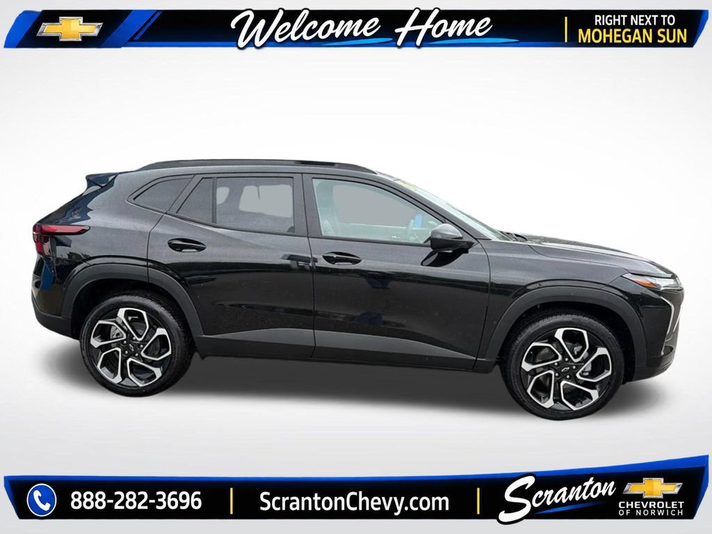 New 2026 Chevrolet Trax RS w/ Sunroof Package FWD image 5