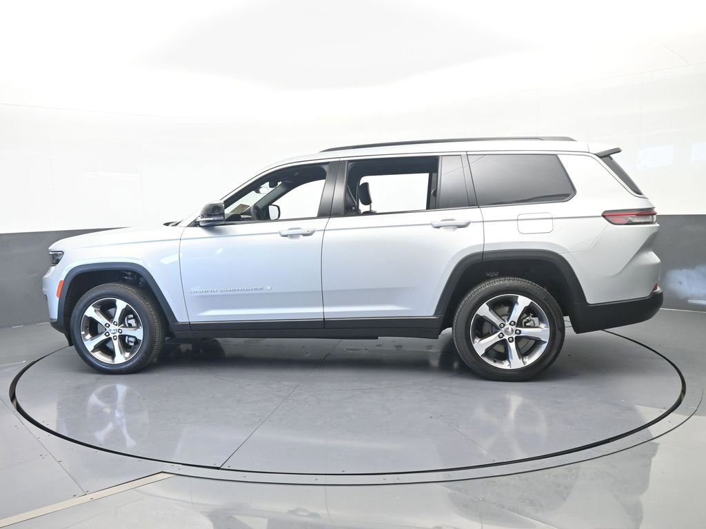 Used 2025 Jeep Grand Cherokee L Limited RWD image 3