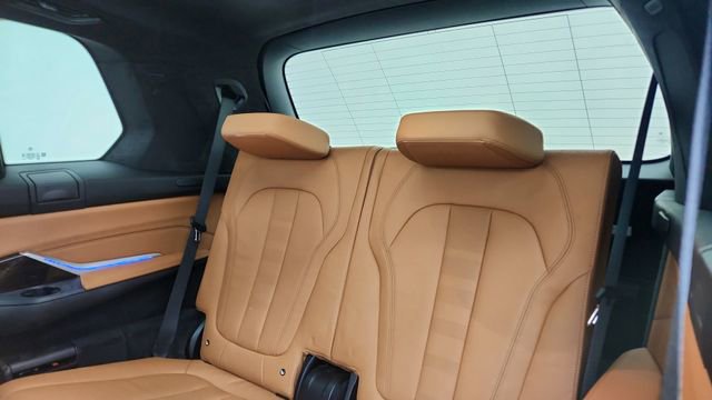 Used 2021 BMW X7 xDrive40i w/ M Sport Package image 31