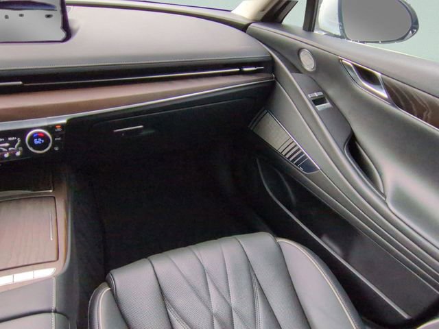 Certified 2023 Genesis Electrified G80 image 15