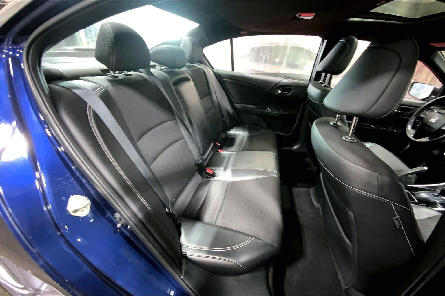 Used 2017 Honda Accord Sport image 20