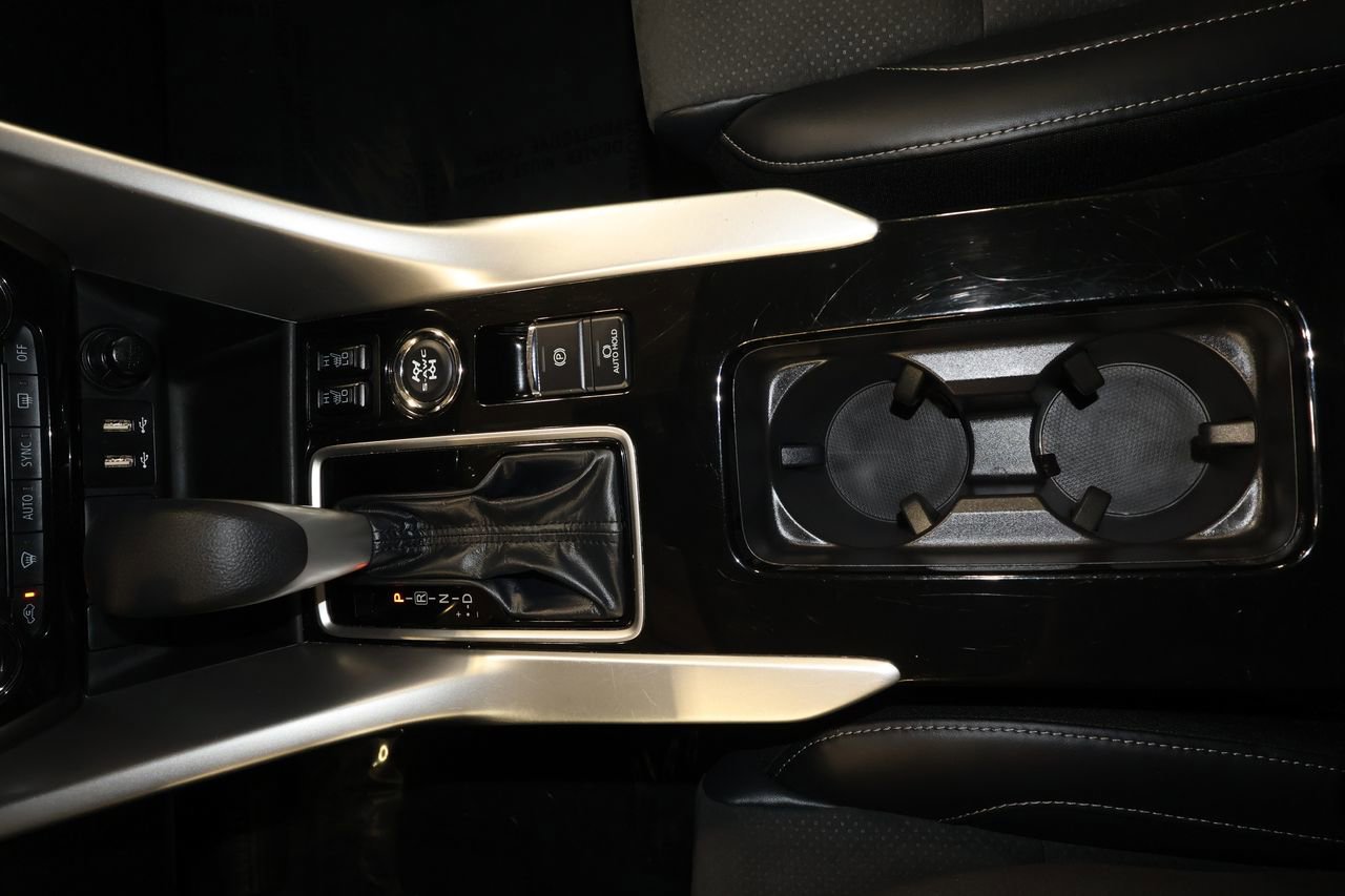 Used 2025 Mitsubishi Eclipse Cross Black Edition image 15