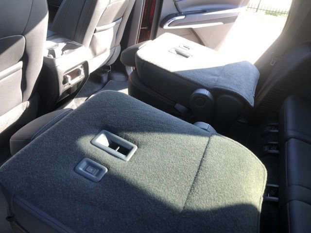 Used 2024 Chevrolet Traverse RS image 33