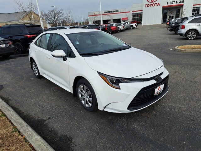 Used 2026 Toyota Corolla LE image 4