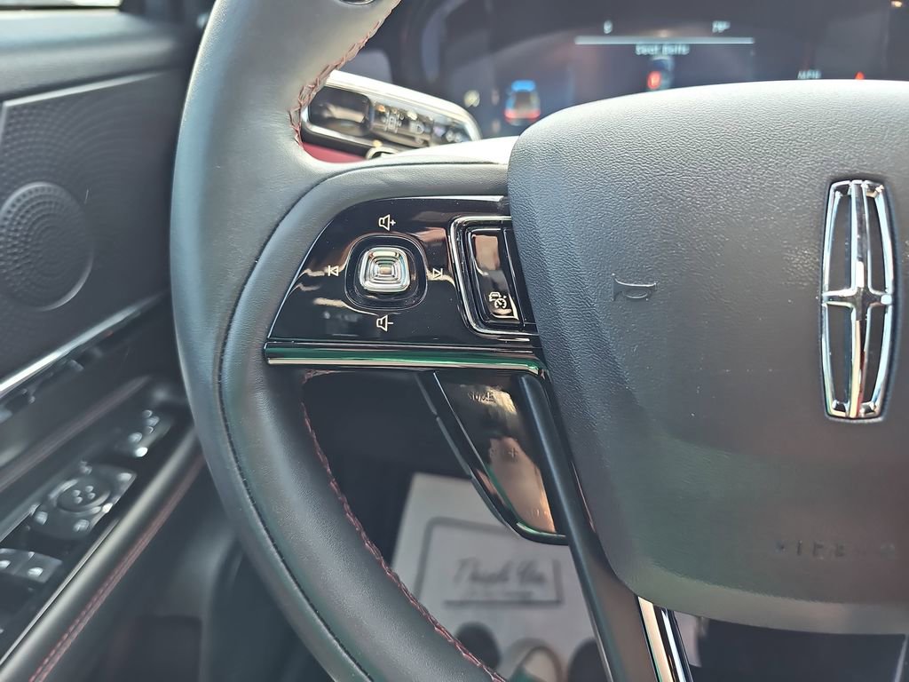 Used 2023 Lincoln Corsair Reserve w/ Jet Appearance Package image 21