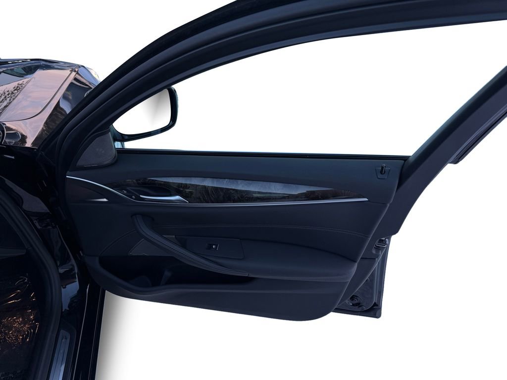 Used 2022 BMW 530i xDrive w/ Premium Package image 16