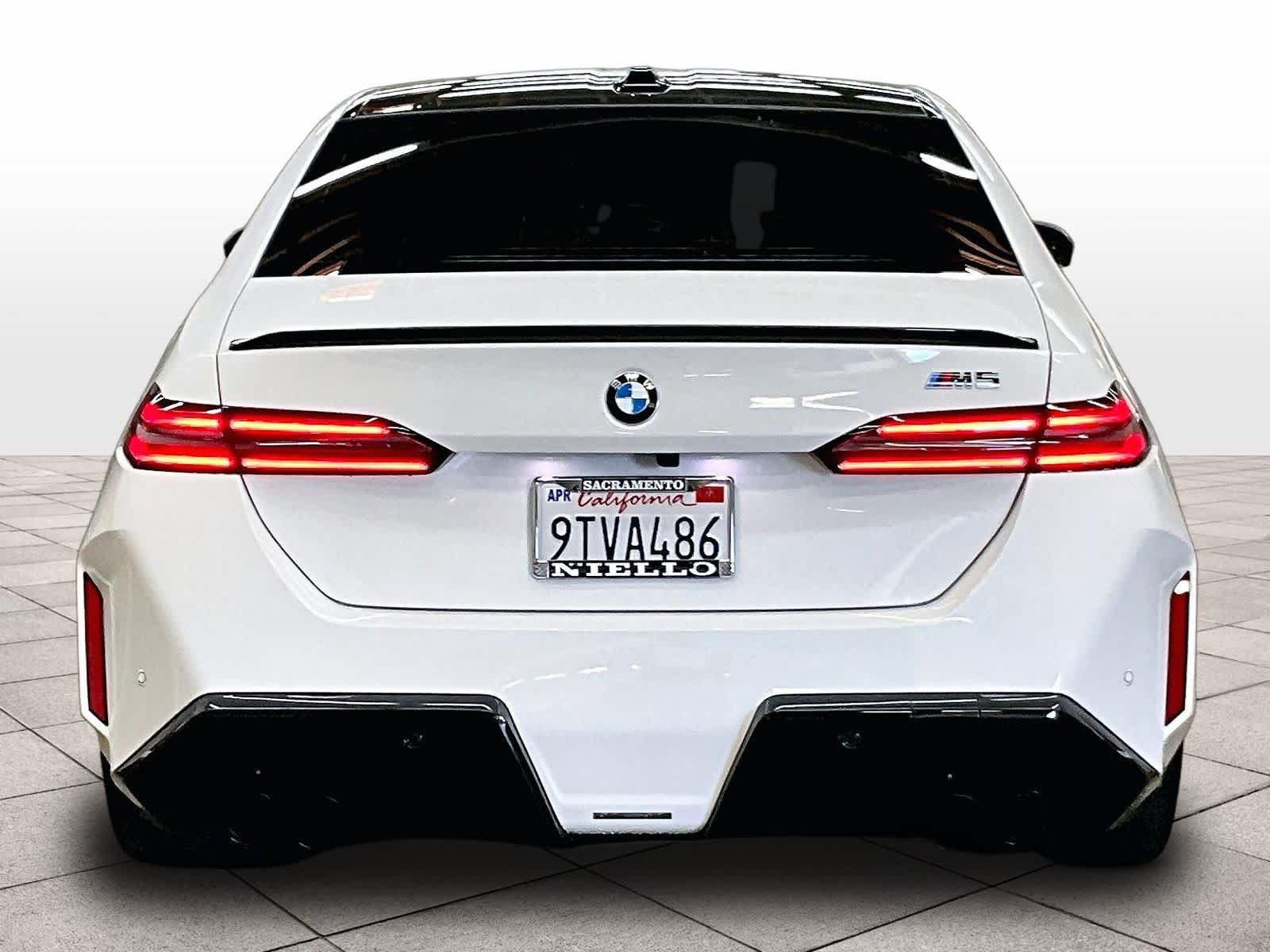 Used 2025 BMW M5 w/ Carbon Package AWD/4WD image 7