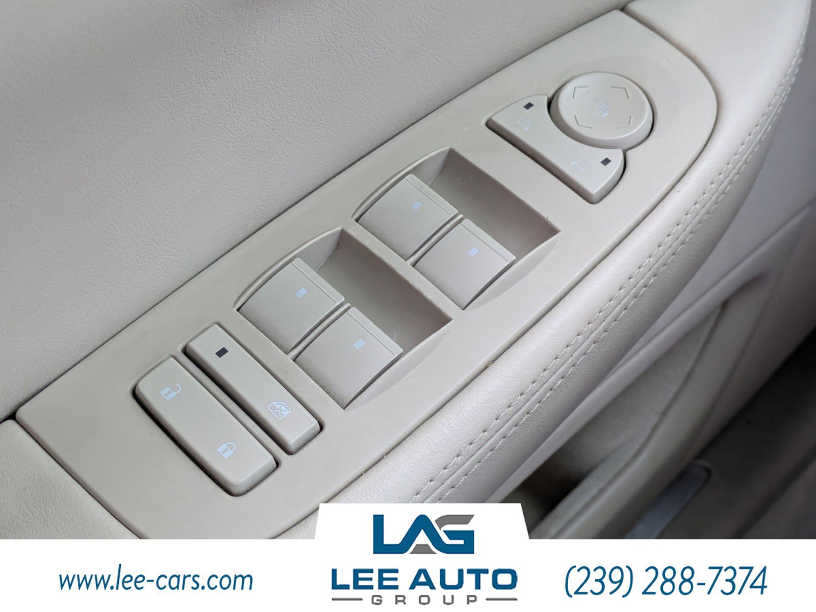 Used 2010 Cadillac DTS Luxury image 17