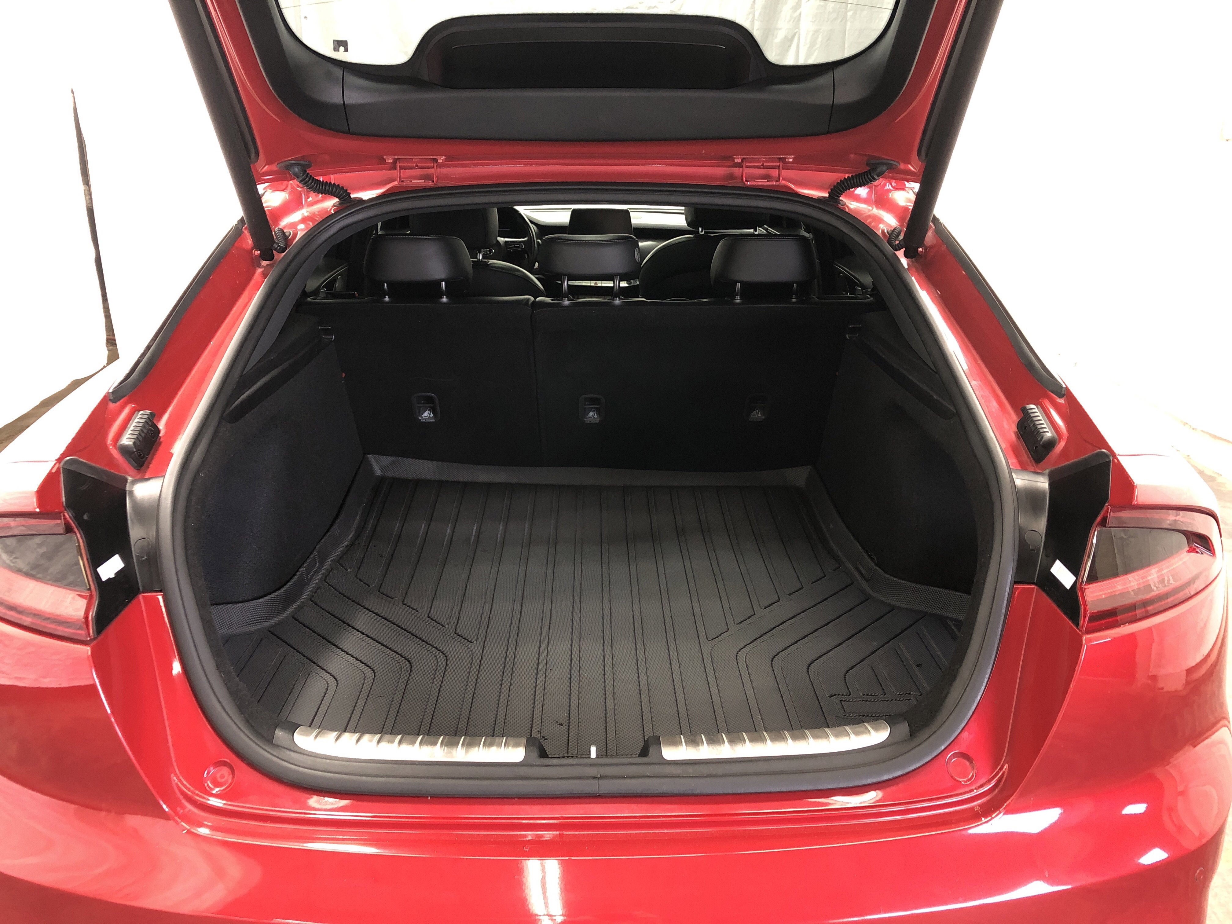 Used 2018 Kia Stinger GT2 AWD/4WD image 8