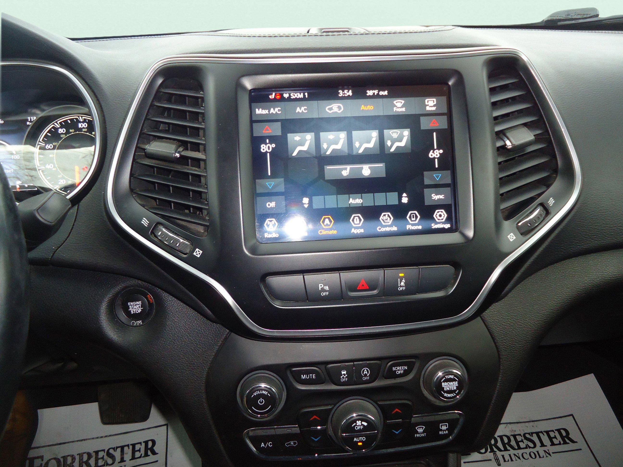 Used 2021 Jeep Cherokee Latitude Lux w/ Comfort/Convenience Group image 16