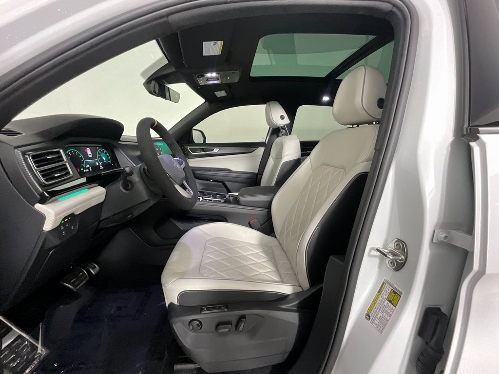 Used 2024 Volkswagen Atlas Cross Sport SEL Premium R-Line image 16