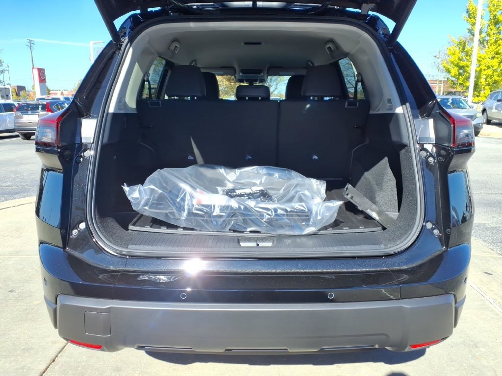 New 2027 Nissan Rogue SV w/ Rock Creek Premium Package AWD/4WD image 9