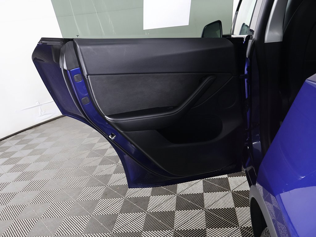 Used 2021 Tesla Model Y Long Range image 25