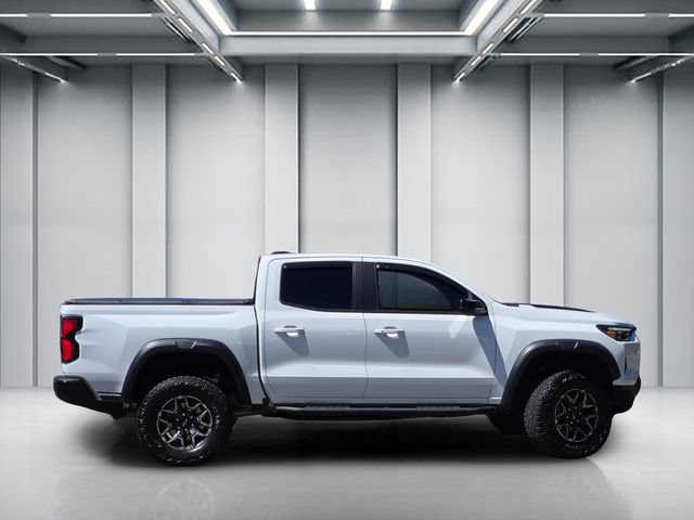 Used 2024 Chevrolet Colorado ZR2 w/ ZR2 Convenience Package III AWD/4WD image 3