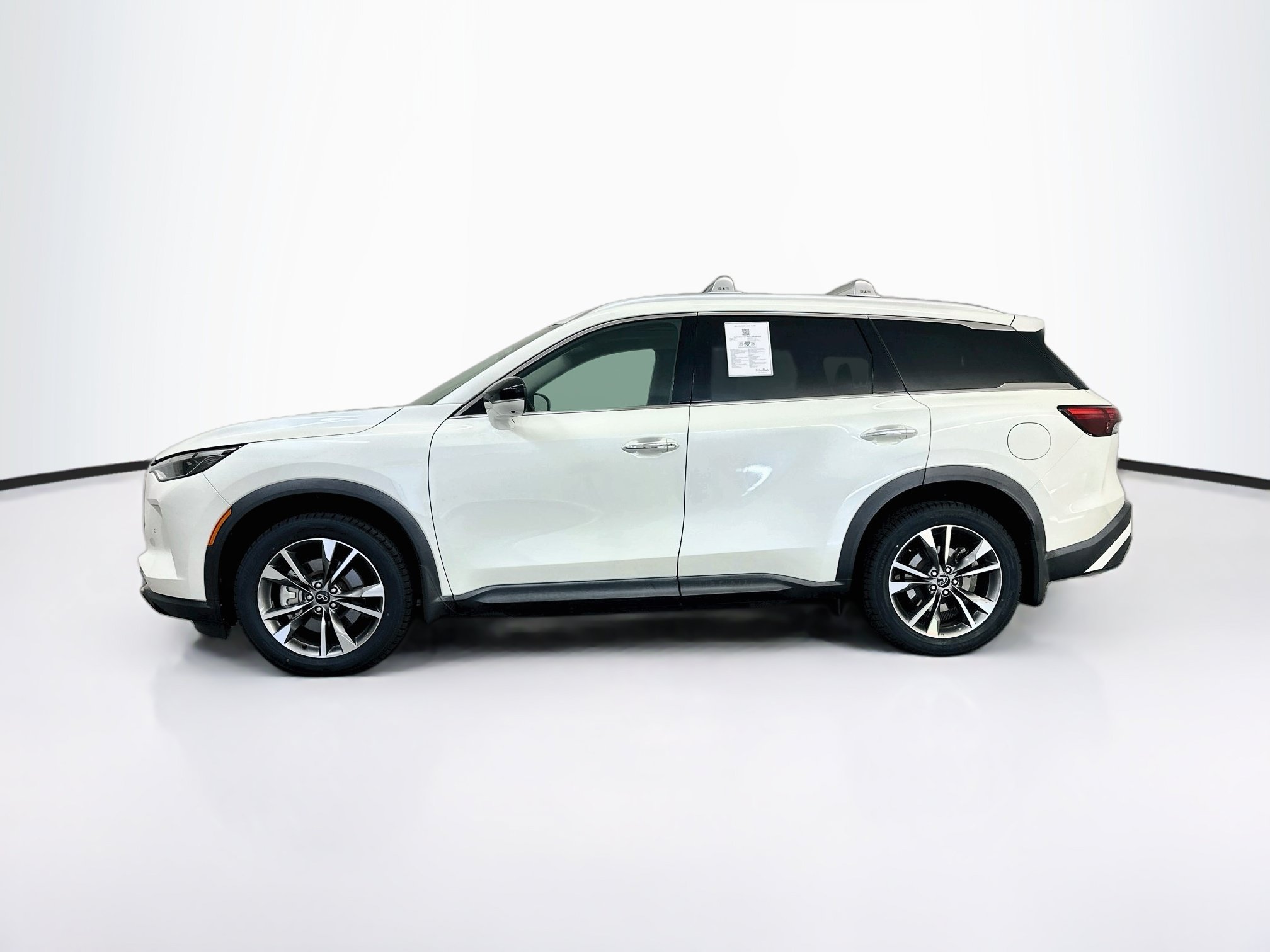 Used 2023 INFINITI QX60 Luxe w/ Cargo Package AWD/4WD image 4