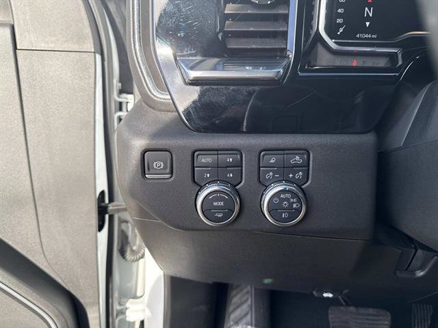Used 2025 GMC Sierra 2500 SLT image 24