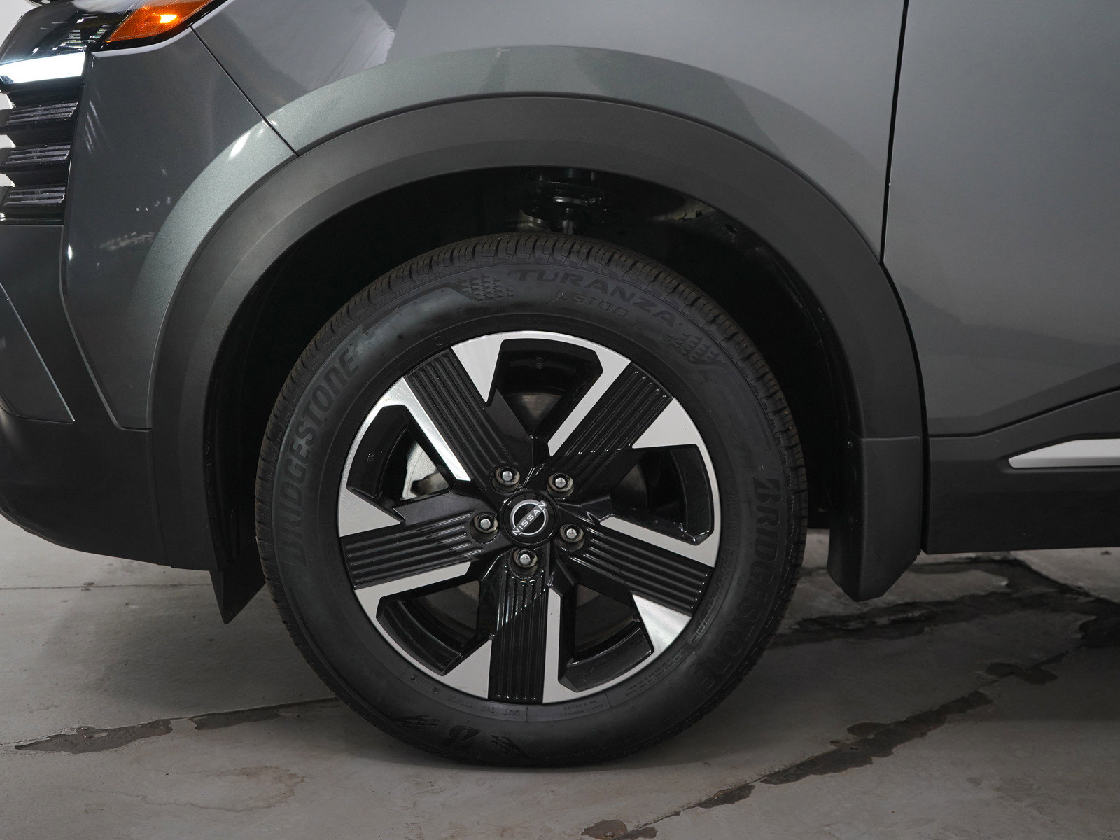 Used 2025 Nissan Kicks SV w/ SV Premium Package AWD/4WD image 28