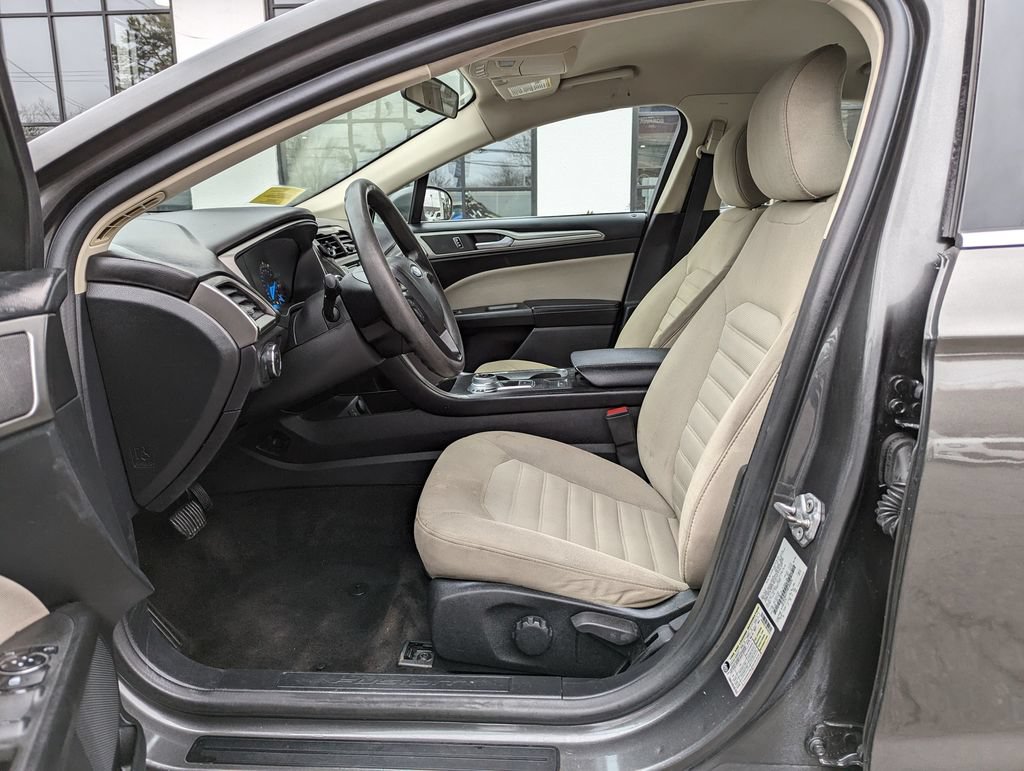 Used 2017 Ford Fusion S FWD image 12