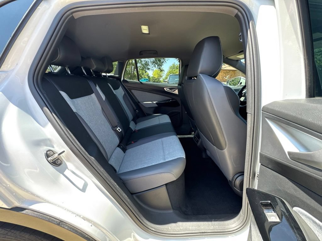 Used 2023 Volkswagen ID.4 Pro AWD/4WD image 14