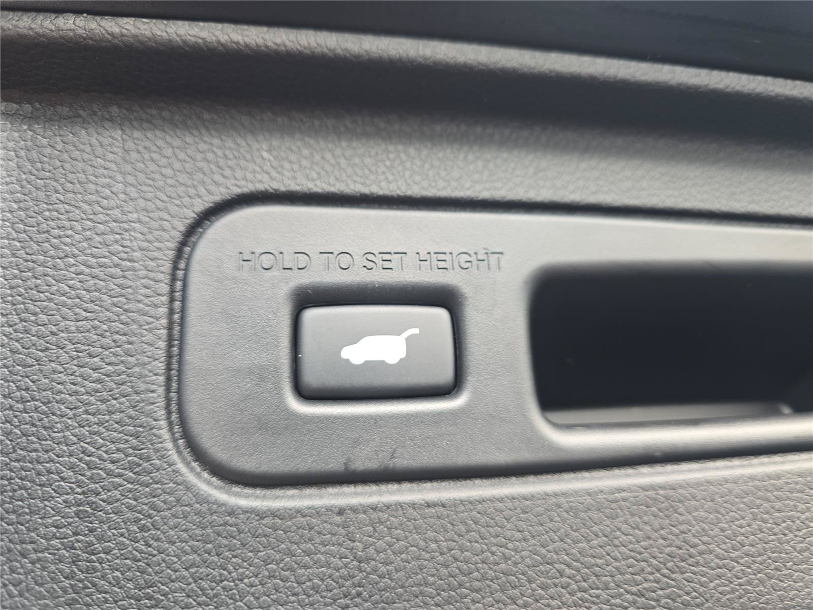 Used 2025 Honda Pilot Touring image 8