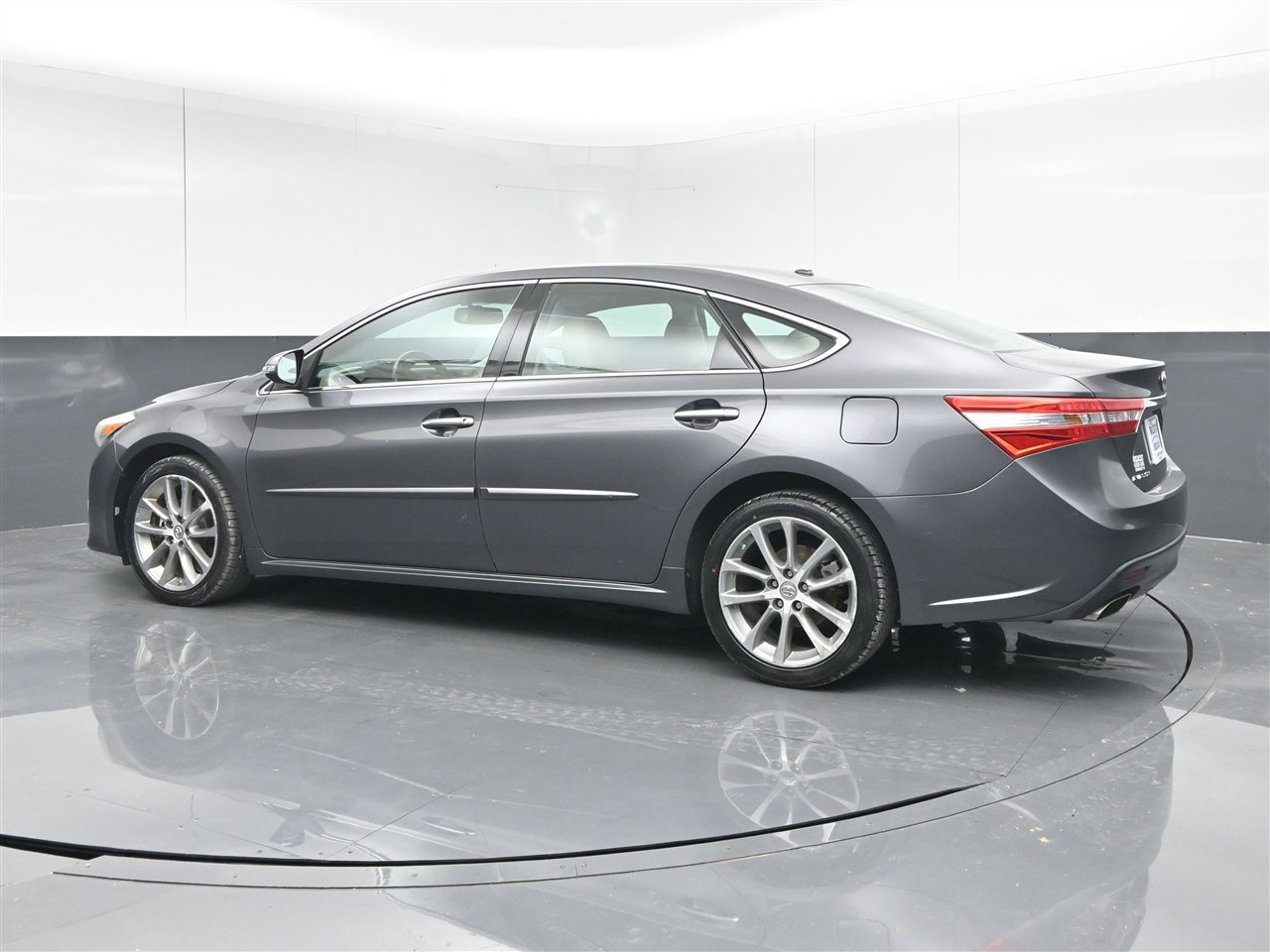 Used 2015 Toyota Avalon XLE Touring image 7