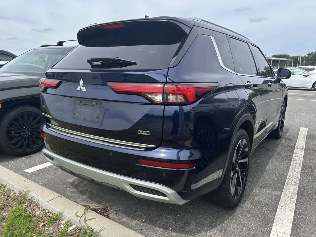 Used 2022 Mitsubishi Outlander SEL FWD image 3