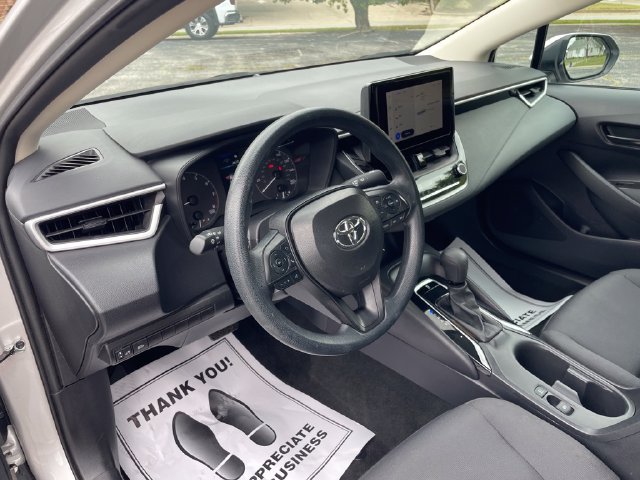 Used 2025 Toyota Corolla LE FWD image 11