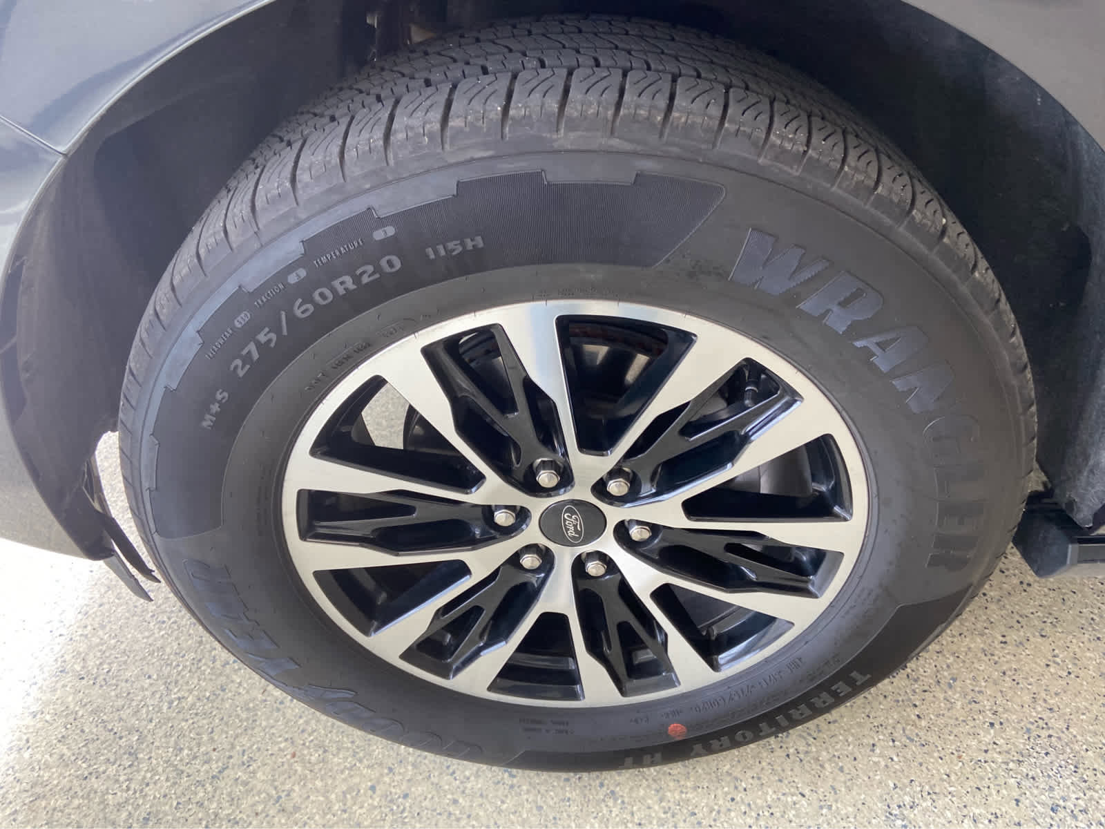 Used 2025 Ford Expedition Platinum image 17