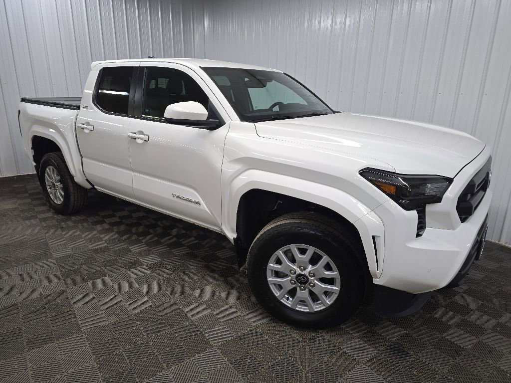 Used 2024 Toyota Tacoma SR5 AWD/4WD image 7