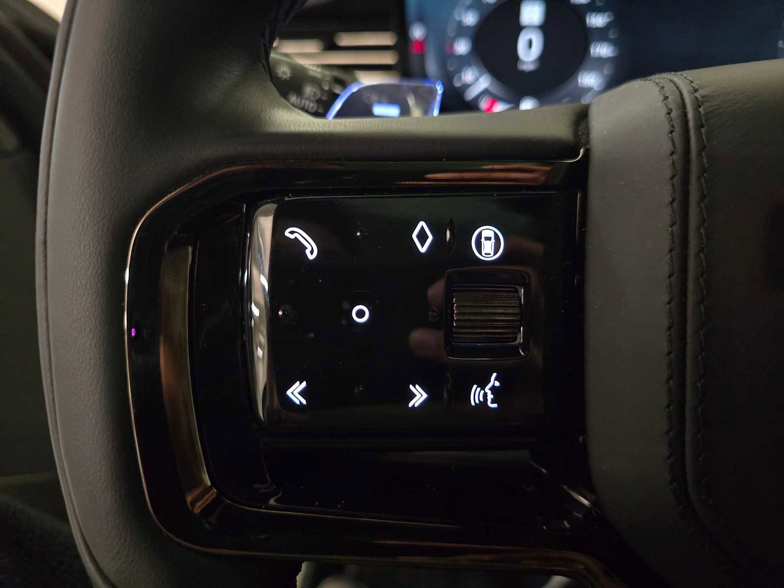 Used 2025 Land Rover Range Rover Sport SV Edition Two image 32