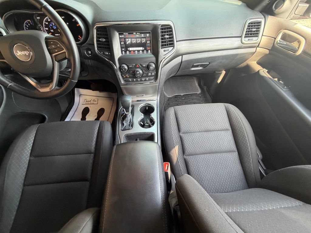 Used 2021 Jeep Grand Cherokee Laredo AWD/4WD image 11