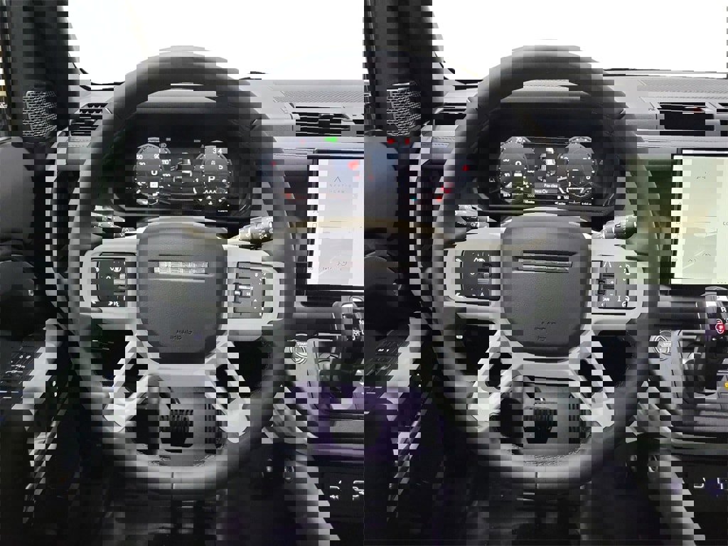 New 2024 Land Rover Defender 110 SE image 25