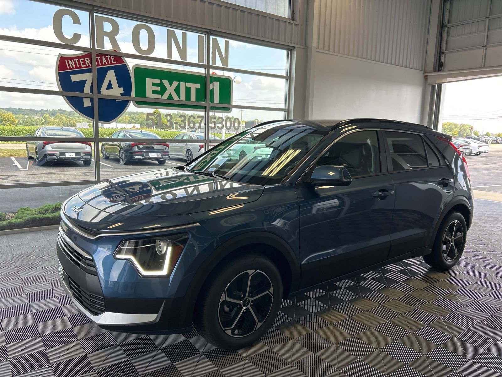 New 2025 Kia Niro EX image 3