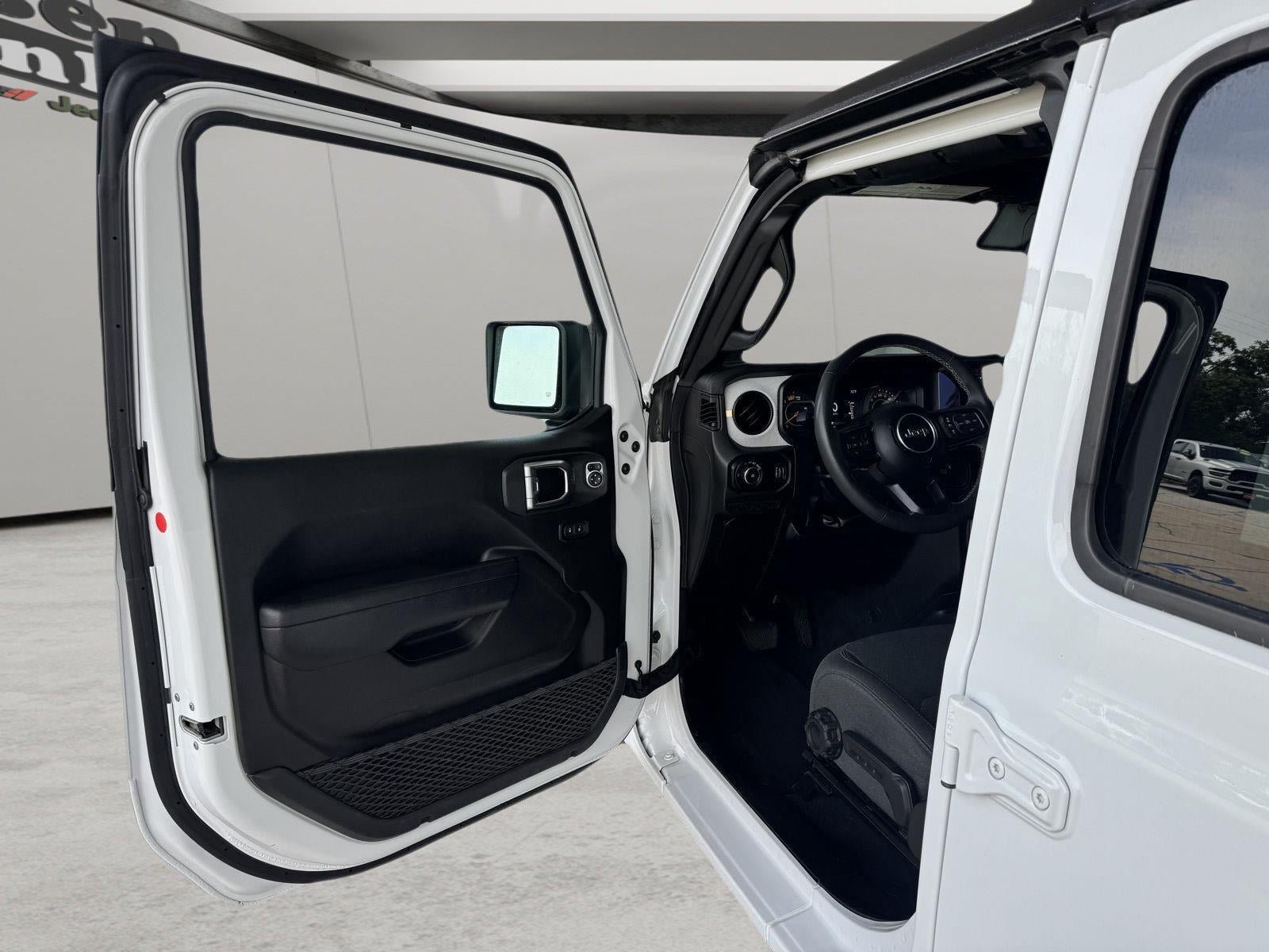 Used 2025 Jeep Wrangler Unlimited Sport AWD/4WD image 11