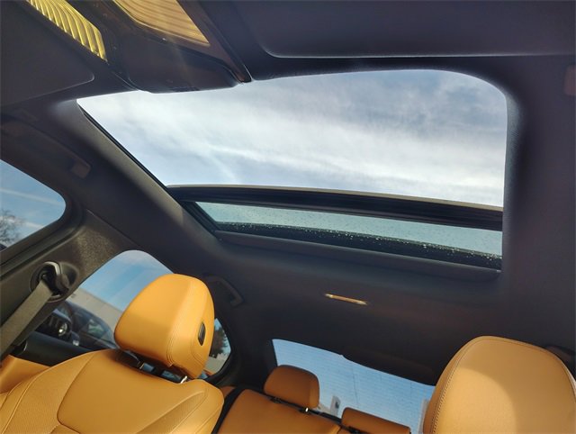 Used 2023 BMW 330i xDrive 330i xDrive w/ Premium Package image 31