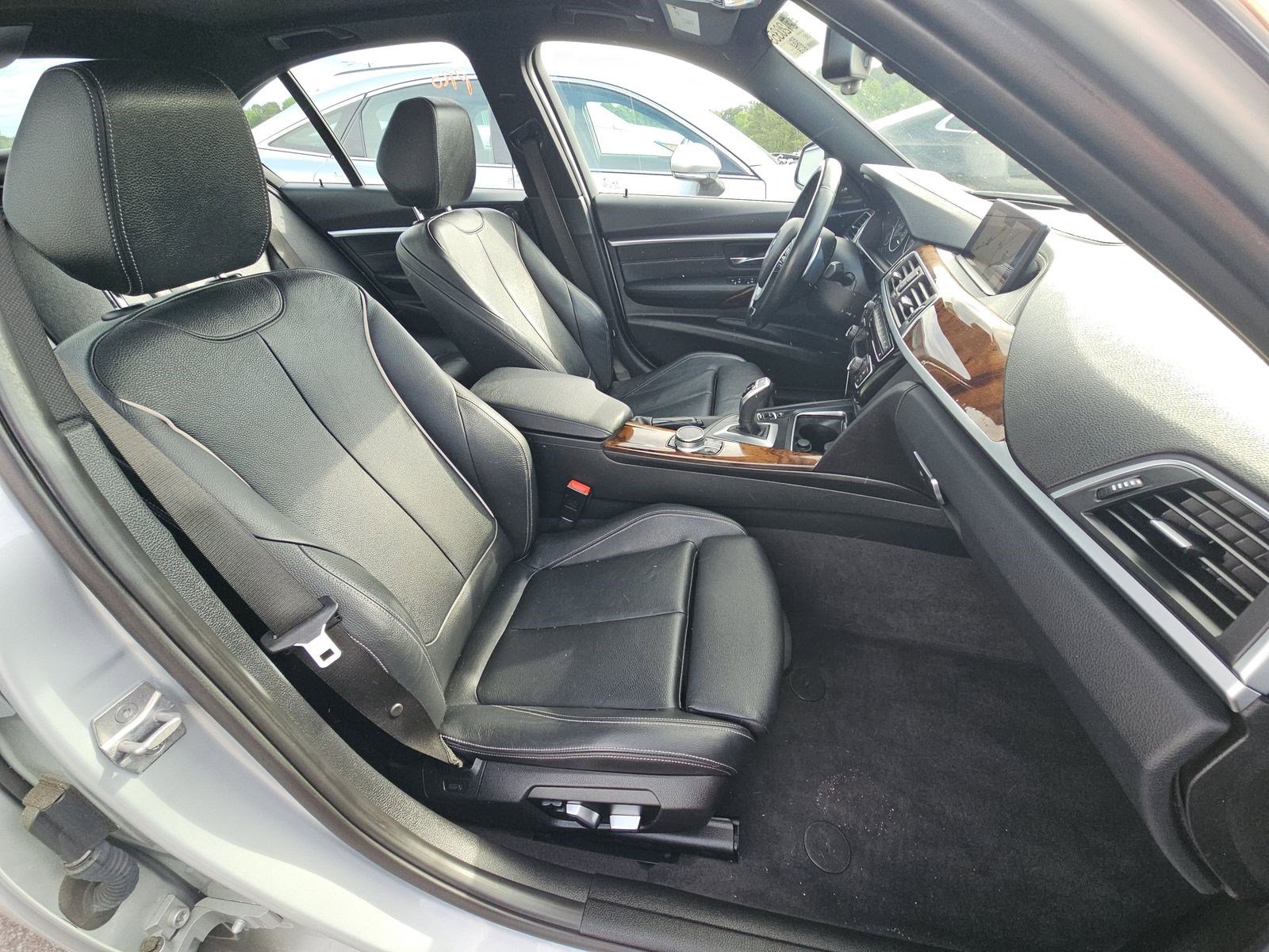 Used 2018 BMW 340i xDrive Sedan AWD/4WD image 11
