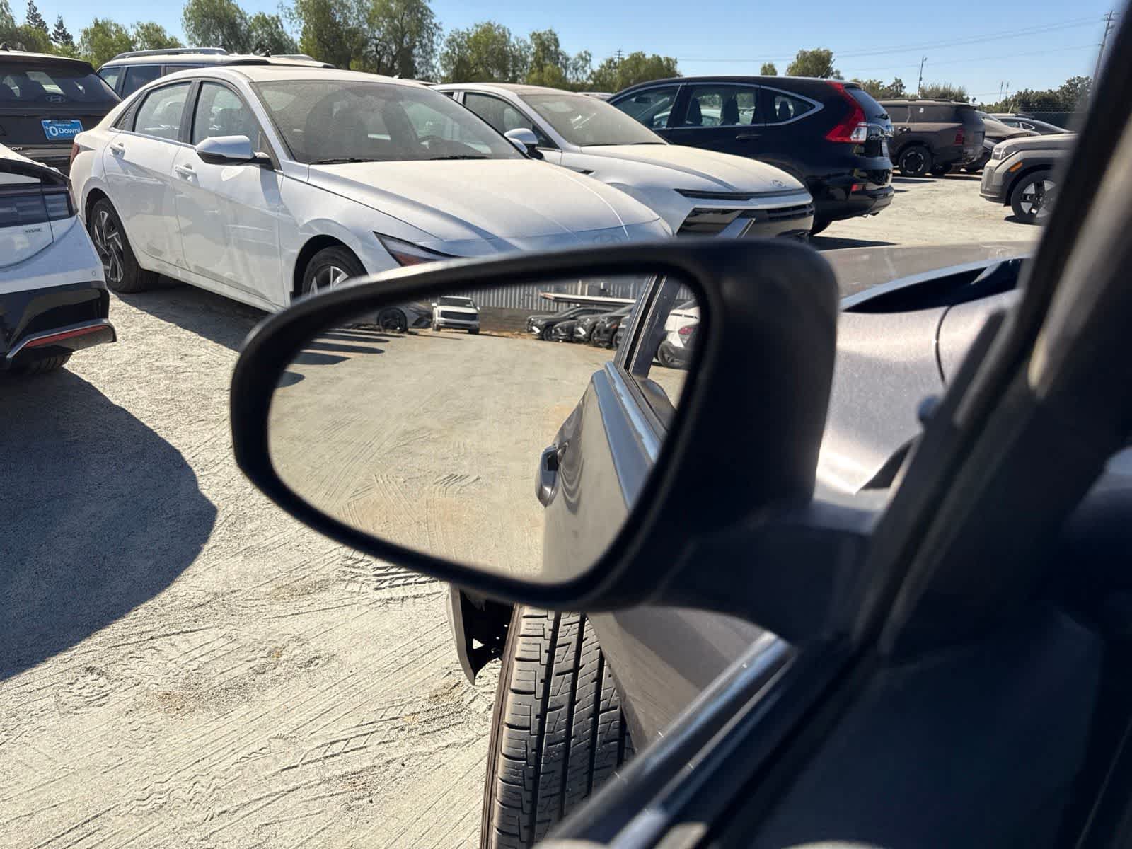 Used 2015 Toyota Camry LE FWD image 17