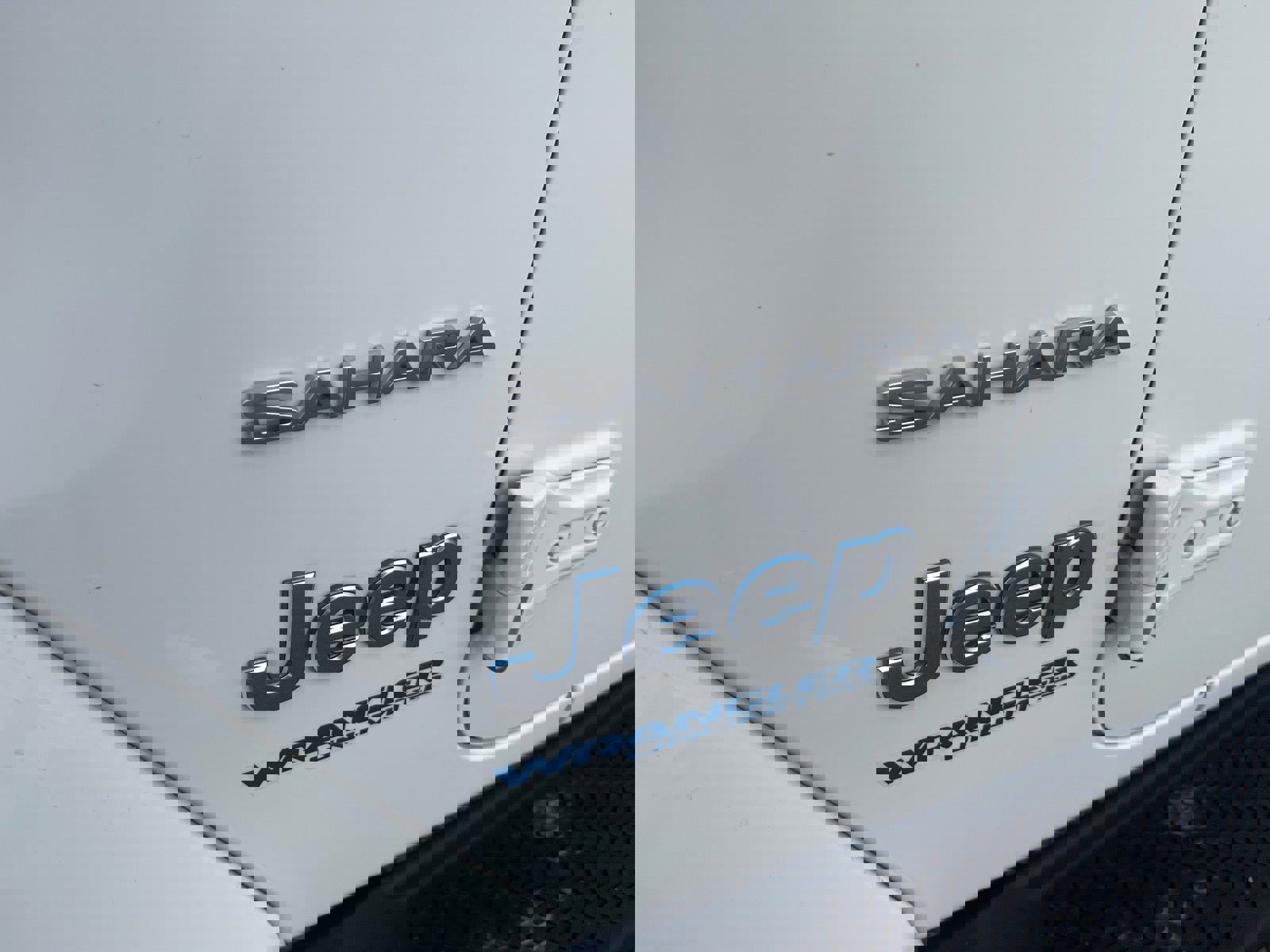 Used 2021 Jeep Wrangler Unlimited Sahara w/ Cold Weather Group image 8