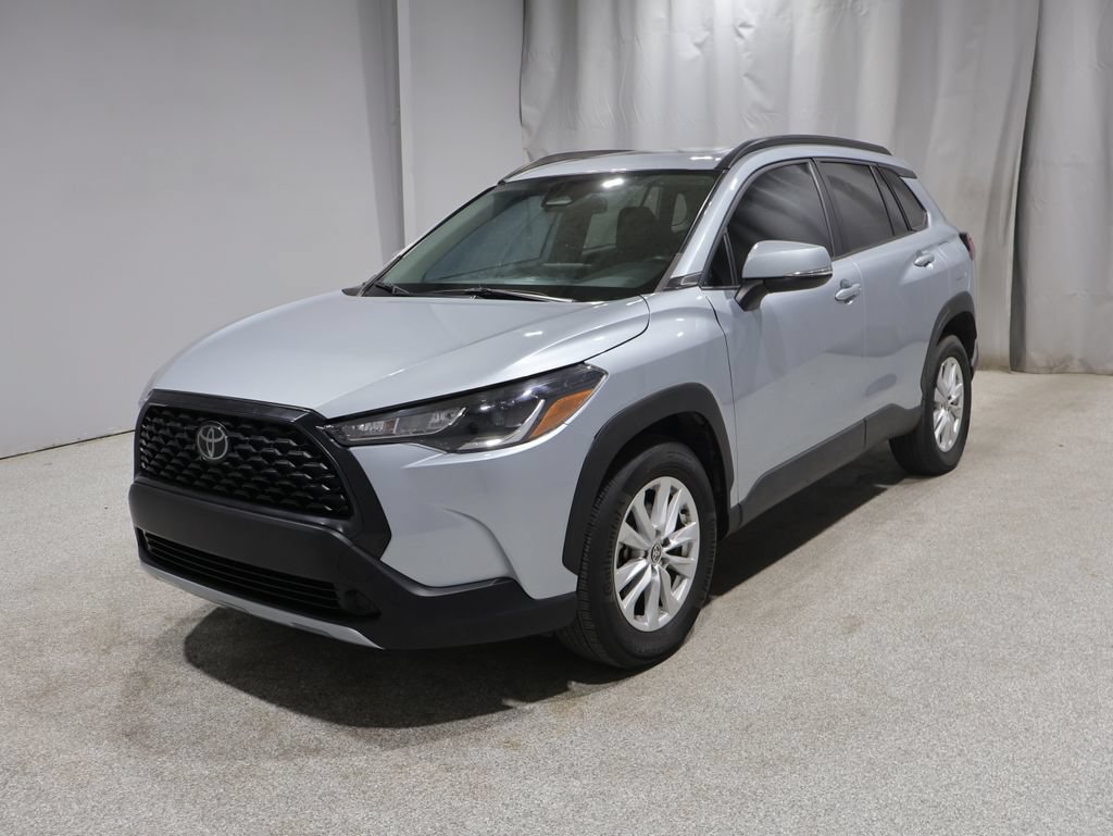 Used 2023 Toyota Corolla Cross LE w/ Moonroof Package AWD/4WD image 7