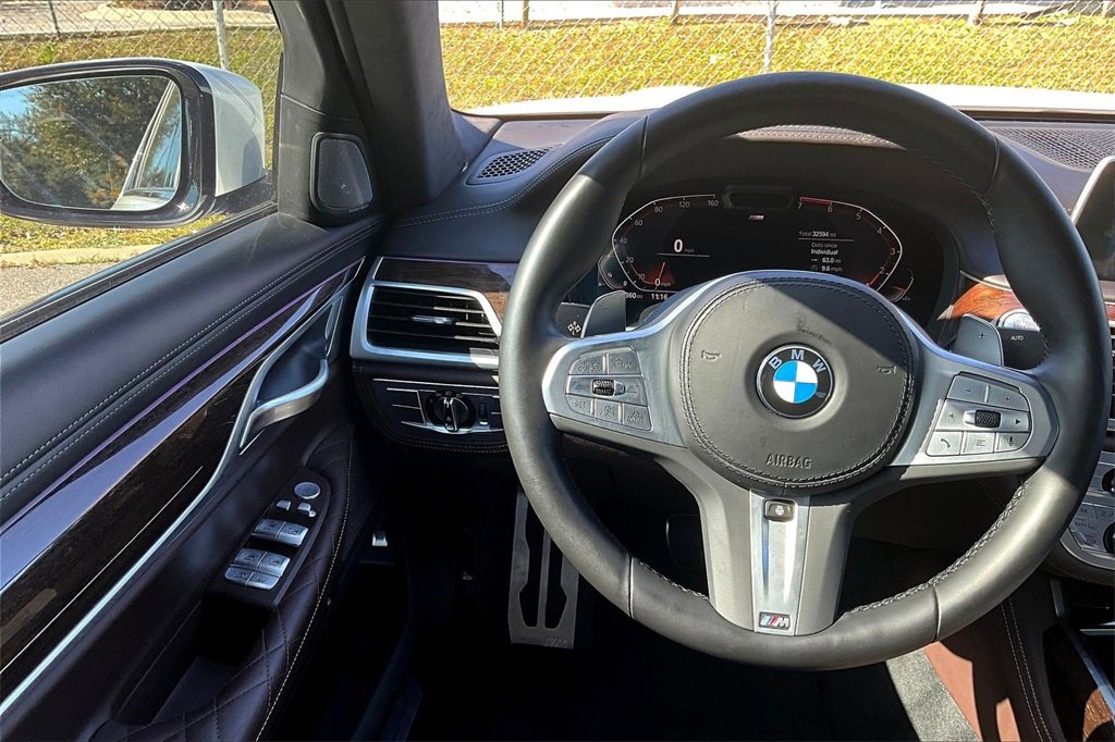 Used 2022 BMW 750i xDrive w/ Luxury Rear Seating Package image 8