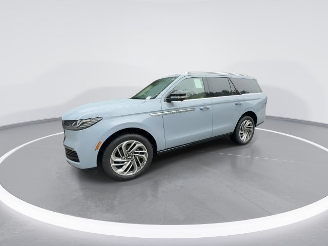 New 2027 Lincoln Navigator Reserve AWD/4WD image 4