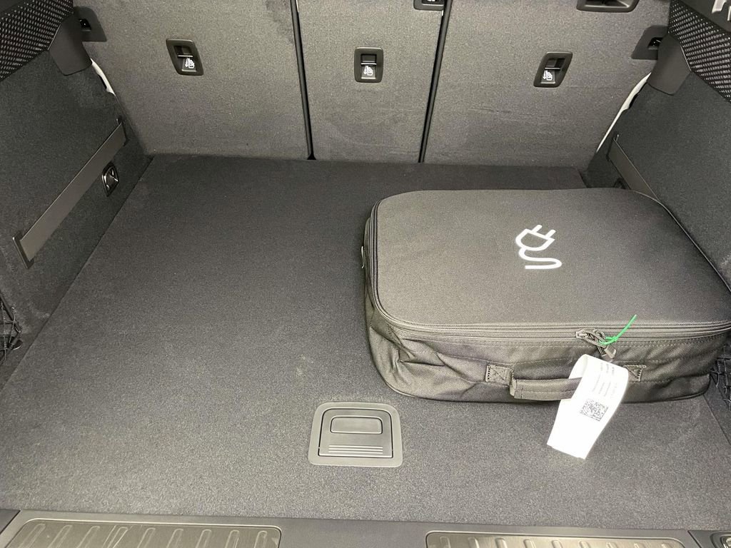 New 2025 Porsche Macan 4S Electric image 20